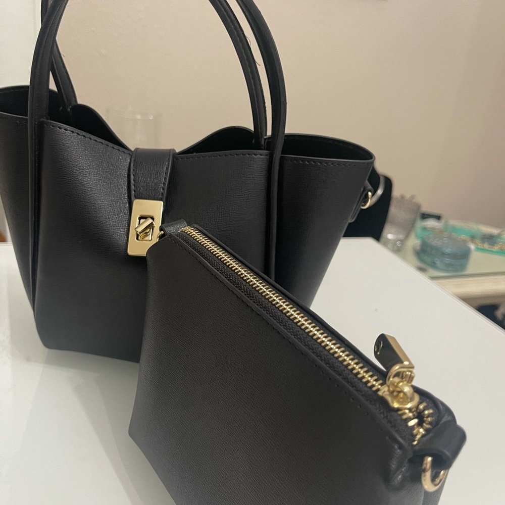 Bag set. Multi use crossbody handbag makeup bag clutch. - Picture 2 of 13